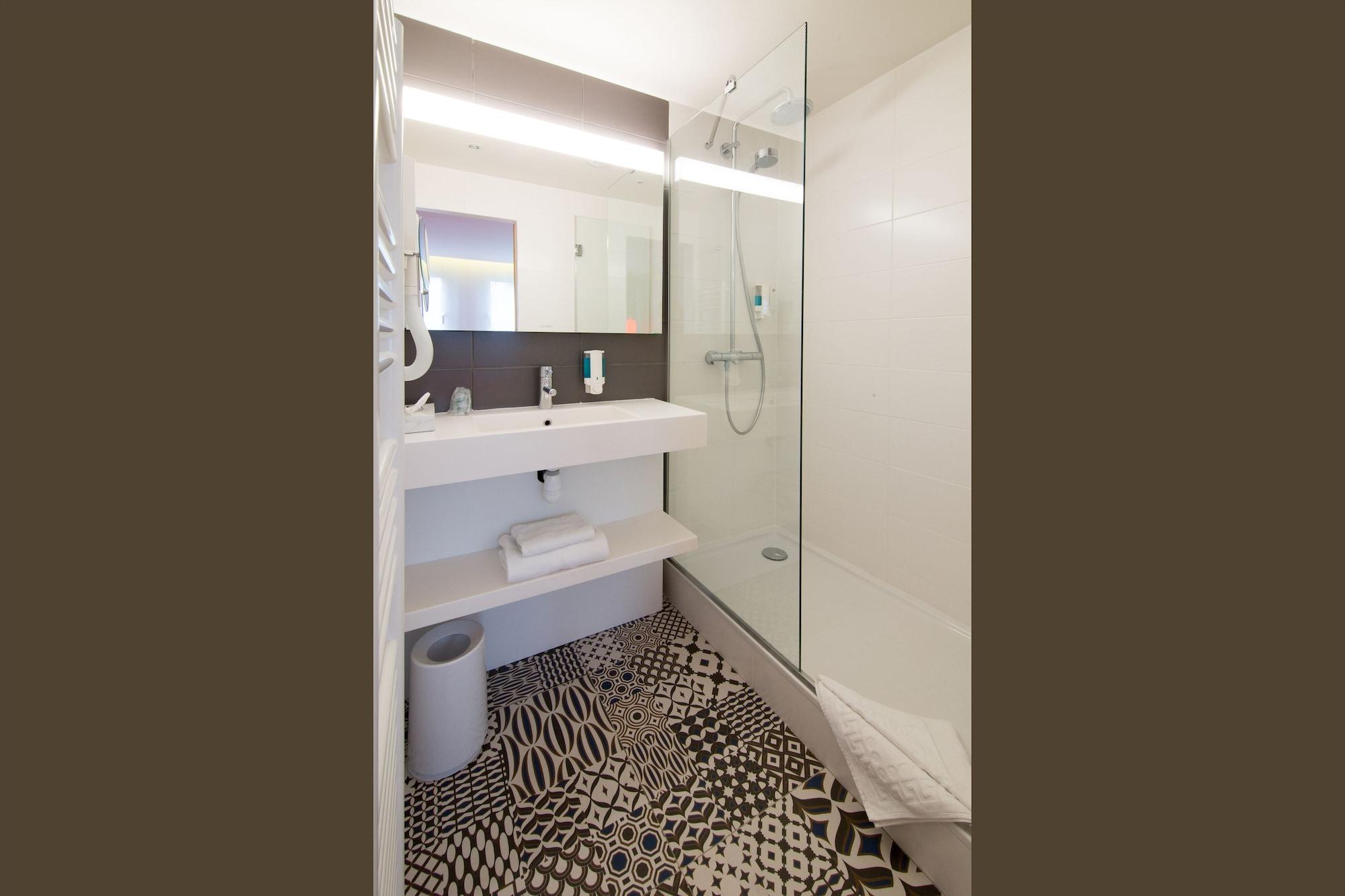 La Regence Hotel Courbevoie Buitenkant foto