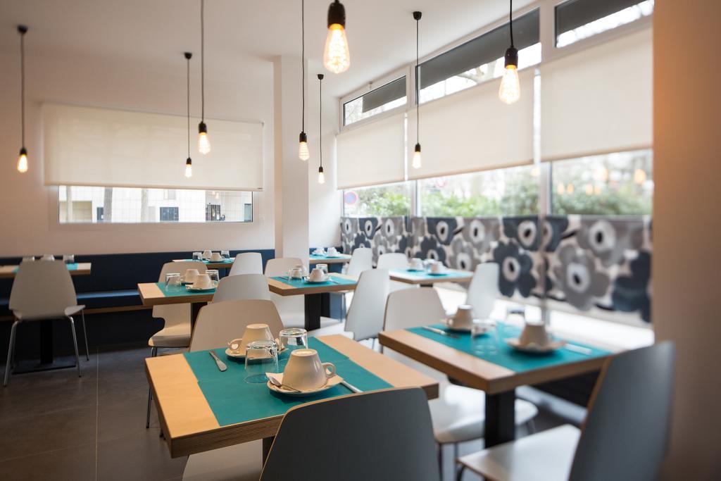 La Regence Hotel Courbevoie Buitenkant foto