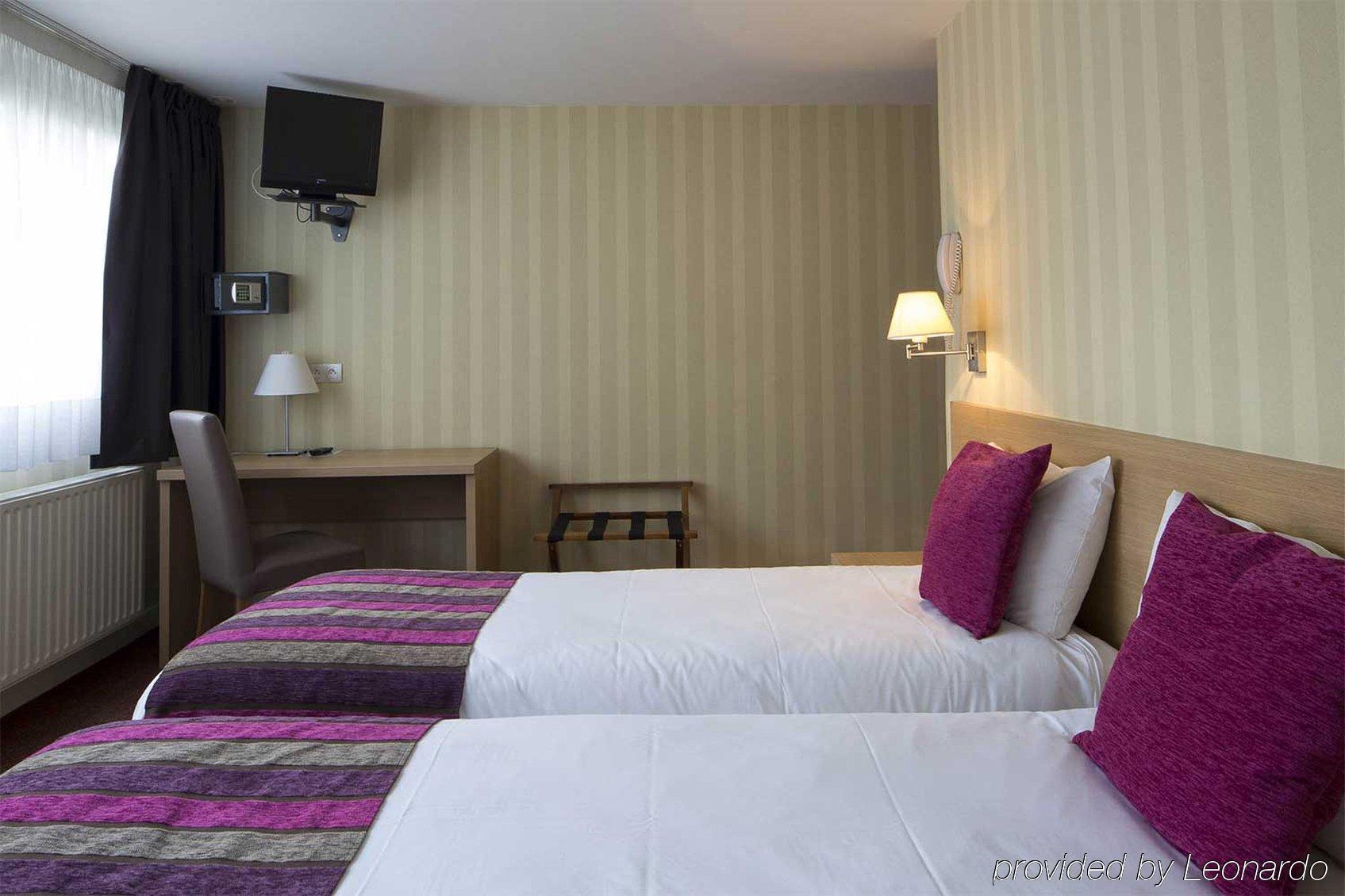 La Regence Hotel Courbevoie Buitenkant foto