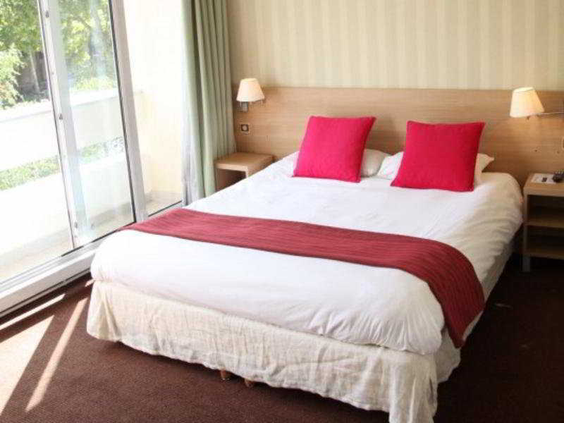 La Regence Hotel Courbevoie Buitenkant foto