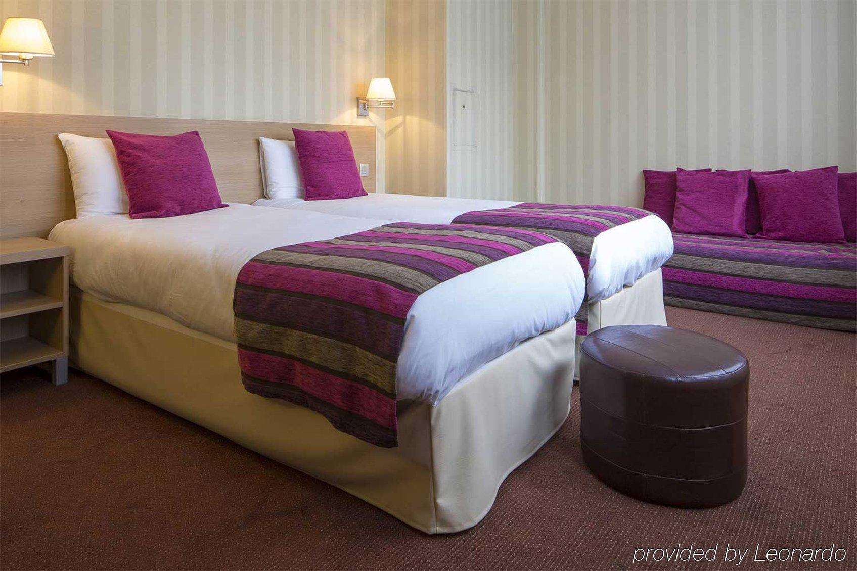 La Regence Hotel Courbevoie Buitenkant foto