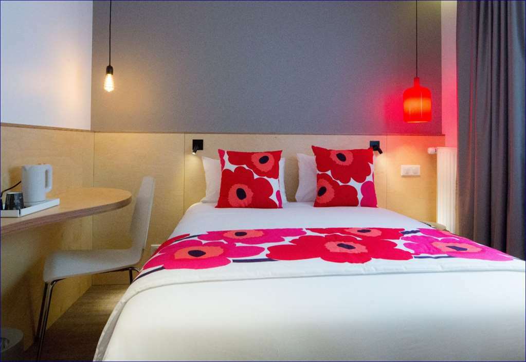 La Regence Hotel Courbevoie Kamer foto